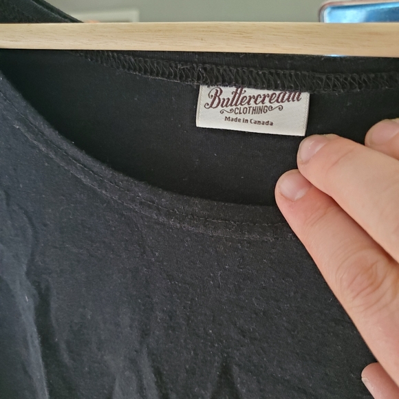 Black Buttercream Tshirt 1x - Picture 2 of 3